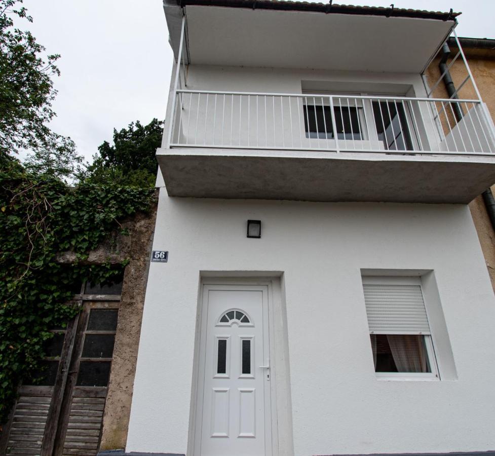 Apartment Ema&Mila Knin Exterior photo